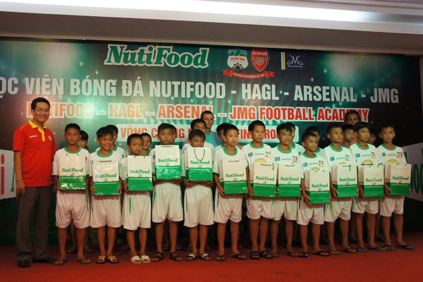 Top 24 thí sinh Học viện Bóng đá NutiFood liên hoan Gala